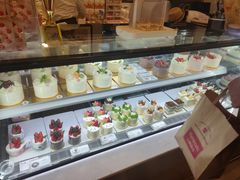 -花花卷卷·鲜食蛋糕(静安久光百货店)