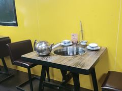 -东川炭炉鸡煲·榴莲瓦煲鸡(广州首店)