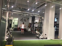 -汗水空间私教健身连锁(SM广场店)