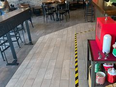 大堂-星巴克(南通世茂广场店)