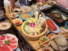-老牌坊云南鱼豆花火锅(哈西万达店)