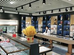 -宏宇眼镜蔡司依视路折扣店(兆佳眼镜城店)