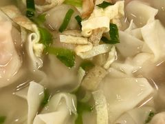 虾仁馄饨-鑫震源·苏式大虾生煎(彩香店)
