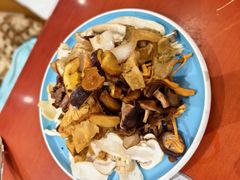 -菌之家·专业纯野生菌火锅·特色炒菌