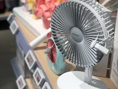 -中百仓储超市有限公司(越秀星汇维港店)
