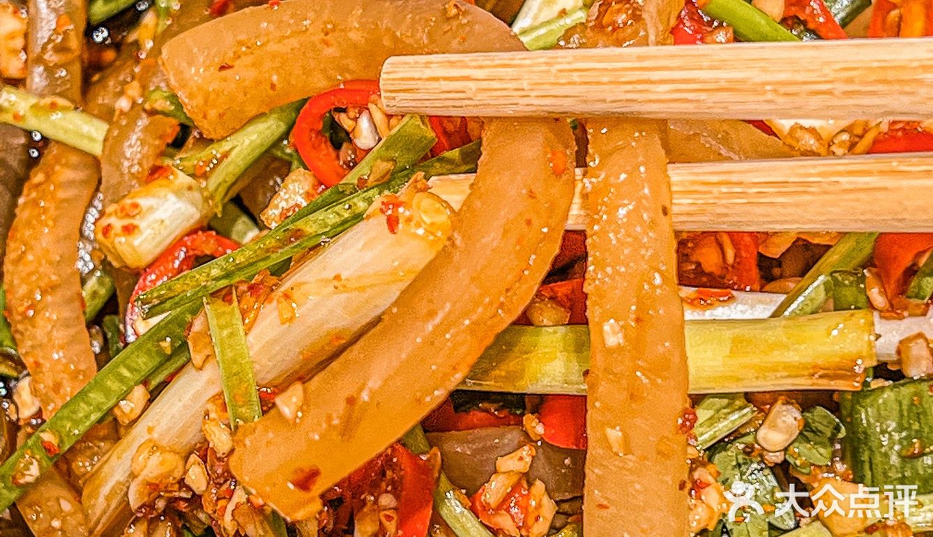 最近听说西塔开了一家露营风的串儿店，就想着来看一看