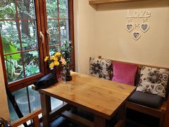 -月亮眼花园餐厅书吧酒吧