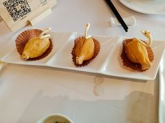 天鹅榴莲酥-粤财皇冠假日酒店·彩华轩中餐厅