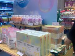 零售区-良品铺子(五角场万达店)
