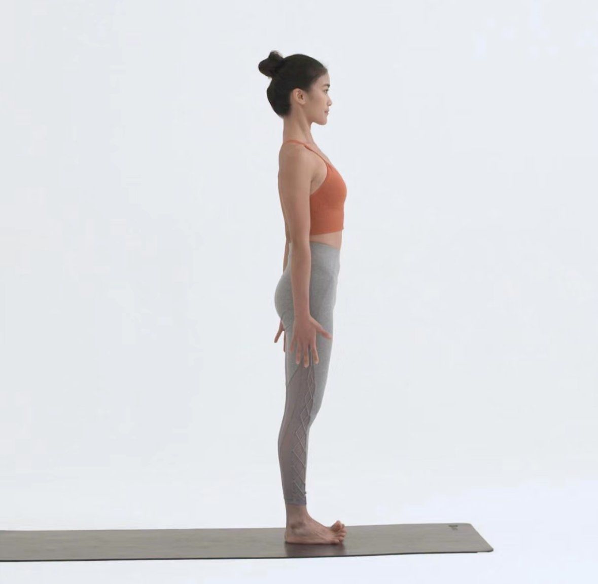 解锁春季瑜伽,山式助你体态优化