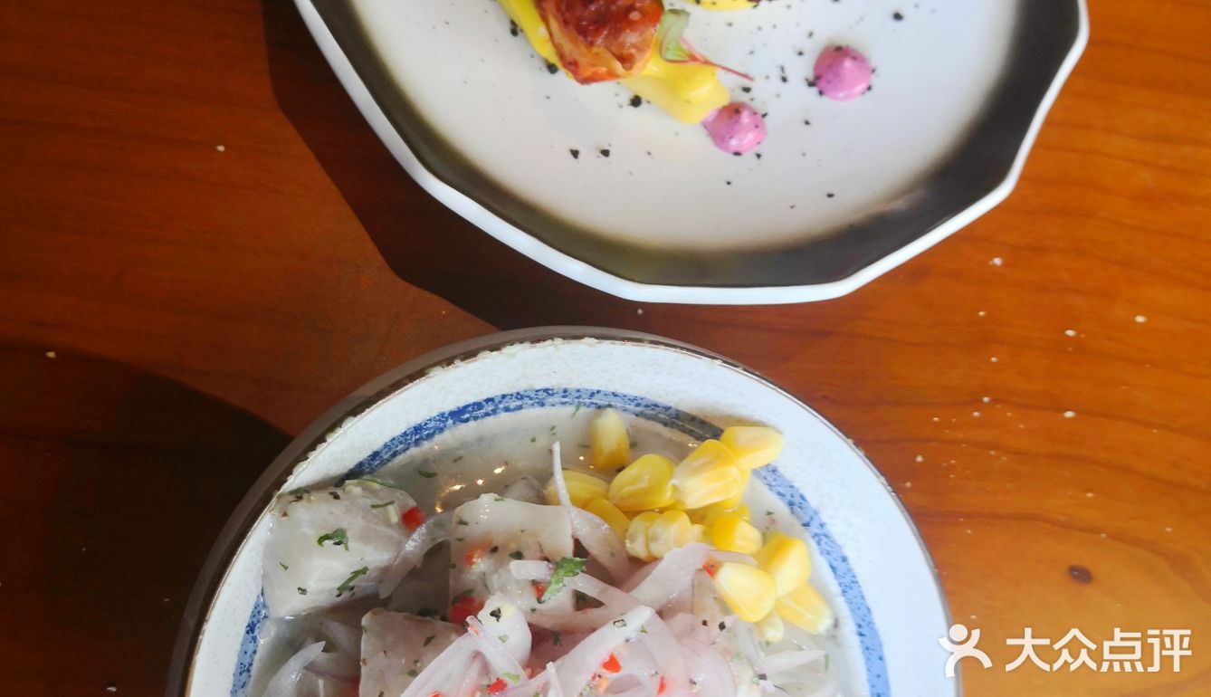最有名当然是西班牙海鲜饭了
