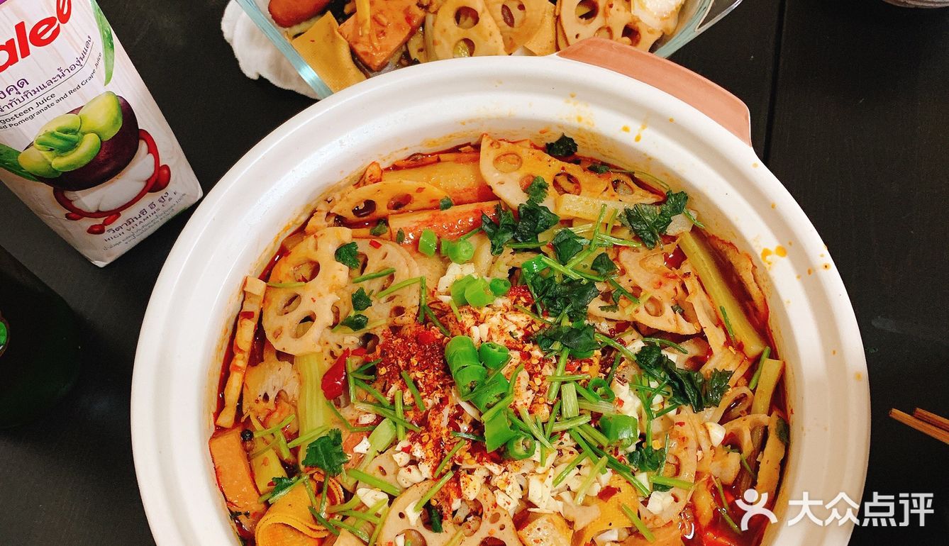 因为太爱吃辣家里又没有电磁炉只好学做冒菜，和舅妈一起