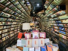 -钟书阁(珍园店)