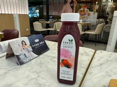 草莓蓝莓复合果汁-哈根达斯(美罗城店)