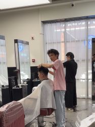 -侨治发型