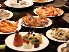 -大中华希尔顿酒店-念自助餐·嗨啤·小龙虾