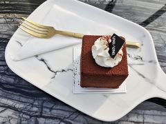 -UNI UNI(环亚凯瑟琳店)