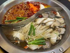 -沸炉重庆老火锅(军事博物馆店)