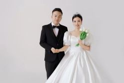-喜爱高定婚纱摄影