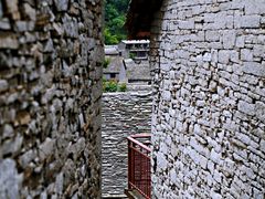 -高荡千年布依古寨旅游景区