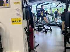 -超鹿运动(达信大厦店)
