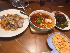 -雀舞云南菜(天津天河城购物中心店)