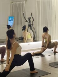 -闺蜜瑜伽·普拉提女性塑形馆