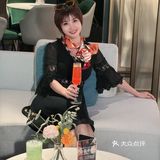 这里的露台view真的好棒，下雨也唯美