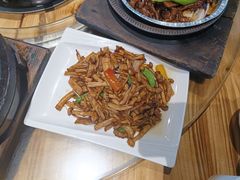 茶树菇炒肉-农厨好味·温泉鹅·农家菜