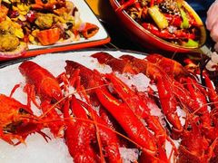 -虾弄弄海派小龙虾·牛羊蝎子火锅