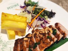 西贡炭烧烤猪颈肉配菠萝-美奈小馆·东南亚菜(福田星河COCO Park店)