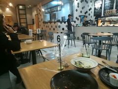 大堂-HELLO 27 意面·沙拉·帕尼尼