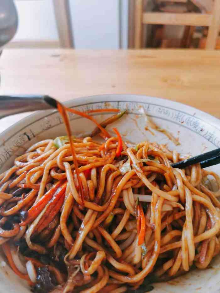 这家津味捞面位于天津市和平区山东路107号,位置很好找,就在滨江道