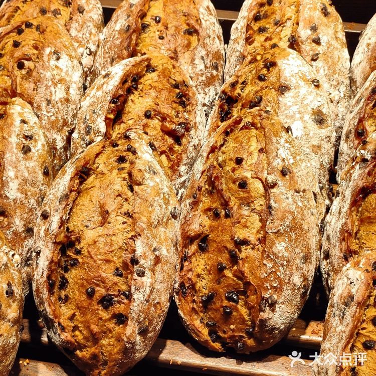 新街口面包店竞争越来越激烈!法大吉真的好吃