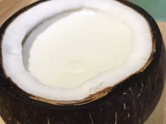 -志龙皇冠吃货椰子铺