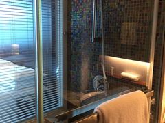 -上海龙之梦万丽酒店