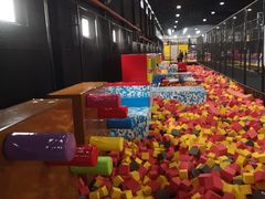 -嘿哟动霸CHUA·新潮玩运动娱乐中心·蹦床滑冰团建乐园