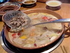 -洱火云南酸菜牛肉火锅(石景山当代商城店)