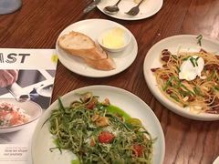 -ROAST coffee & eatery