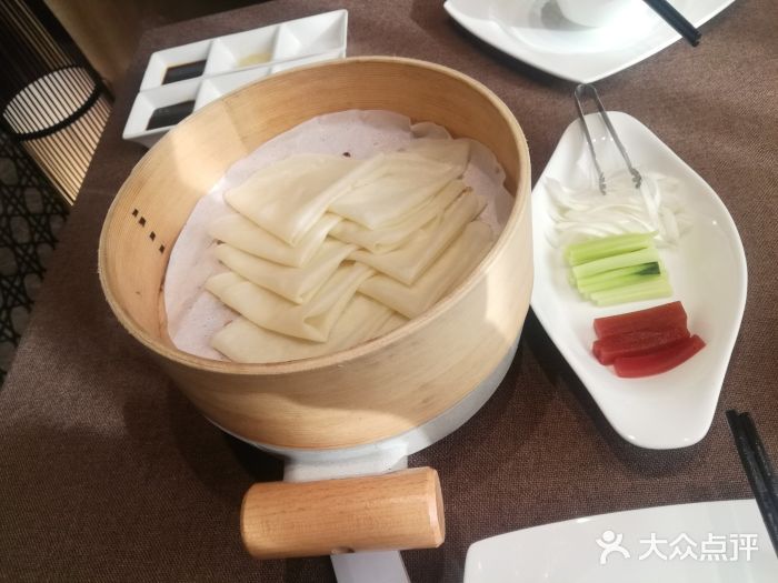 荣里烤鸭鸭饼图片