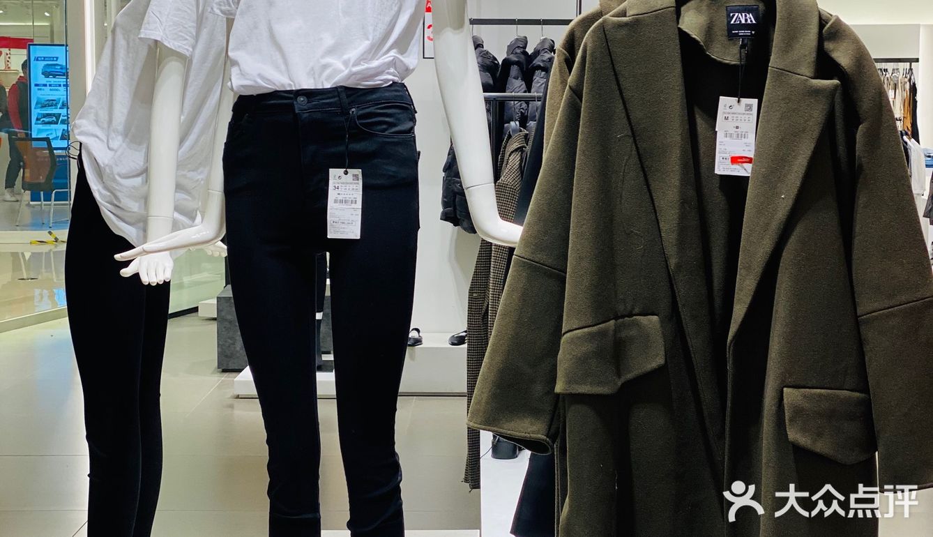促销款都放在一起,在zara有时间慢慢挑还是能挑到宝的