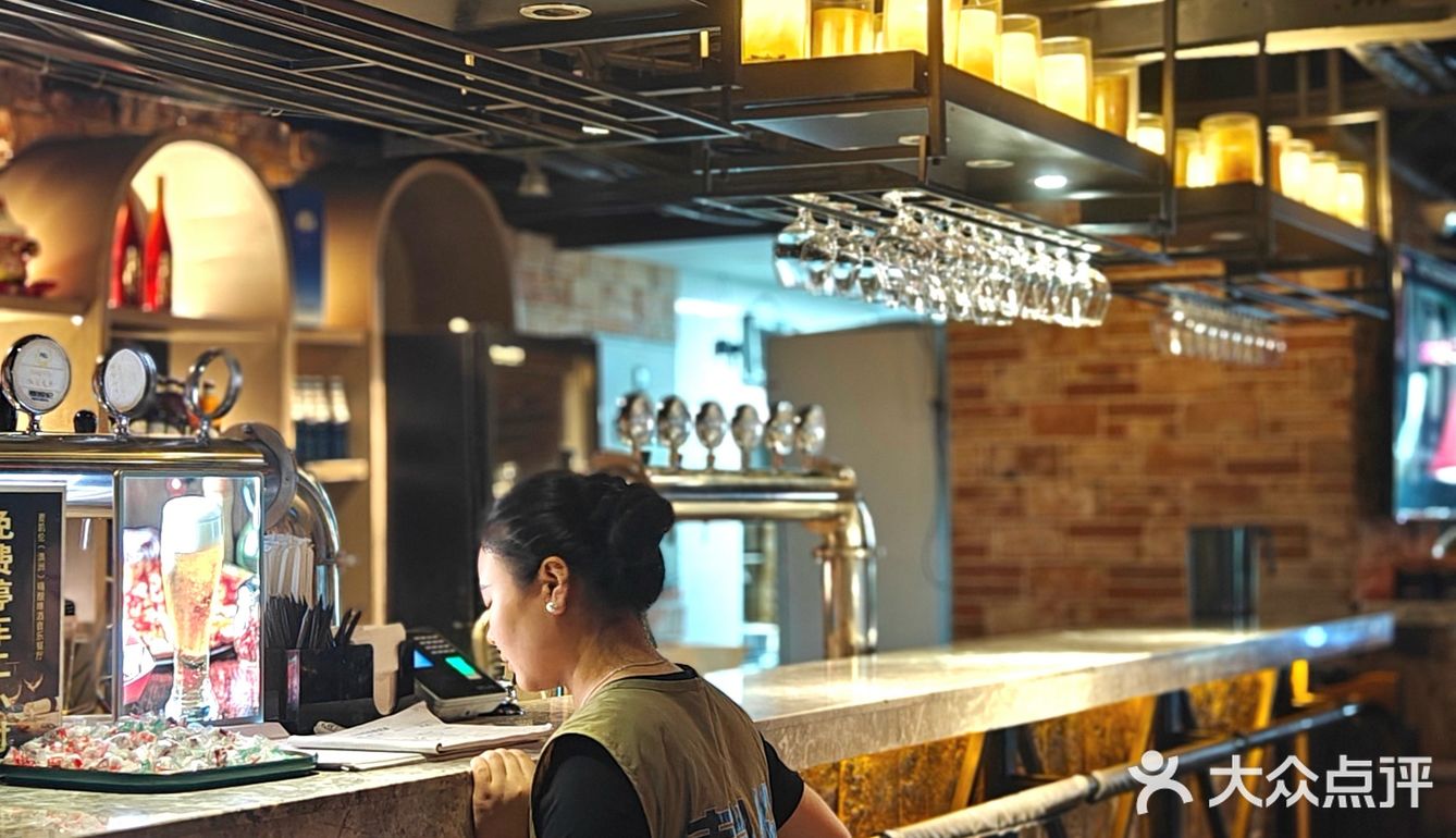 这家精酿烧烤真的很灵！