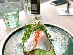 牛油果温泉蛋吐司-O'mills Sourdough Bakery&Bistro(永嘉路店)