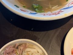 生熟牛肉粉-大头虾越式风味餐厅(光明广场店)
