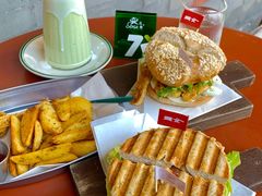 -Catch Bagel(芳草地店)