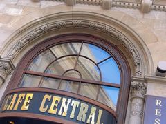 -中央咖啡馆