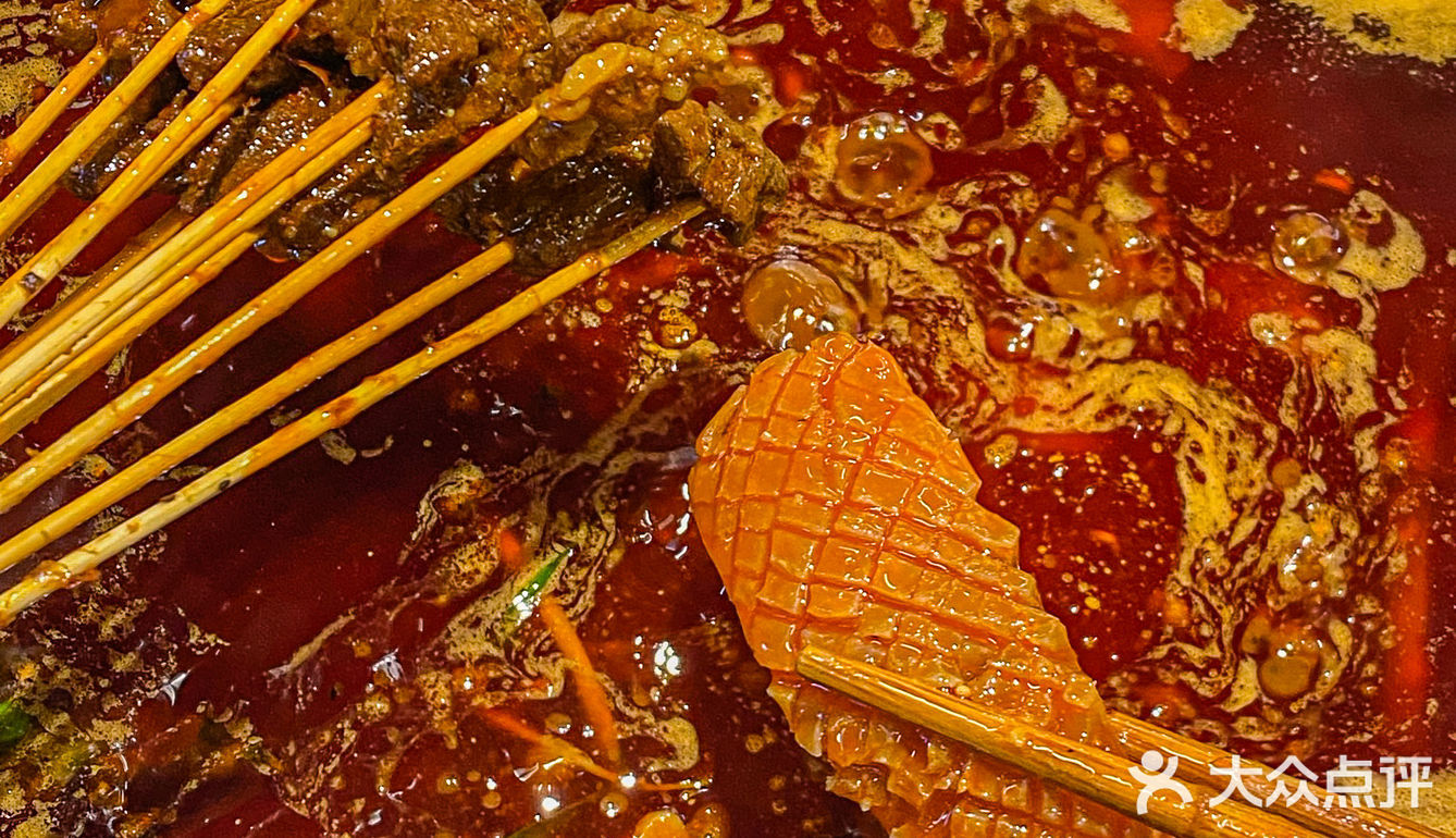 惊了！在武汉亲眼看见大锅火锅底料现炒！香昏