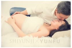 点击看大图 -十孕纪高端孕妇亲子摄影