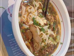 -呷佬·长沙手工米粉(金沙江路店)