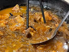 鸡肉榛蘑炖粉条-关东风老北方菜馆(桂芳园店)